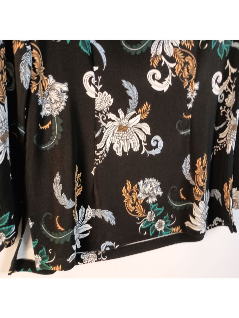 Boston Proper Off Shoulder Black Floral Blouse Long Sleeve Top M Stretch - Picture 7 of 10